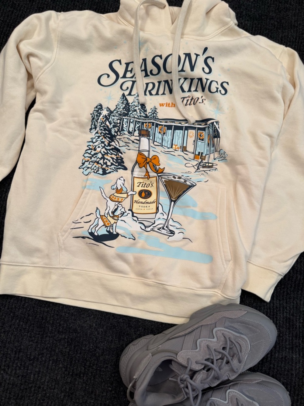 Men’s Tito’s Vodka XL Seasons Greetings Cream Sweatshirt